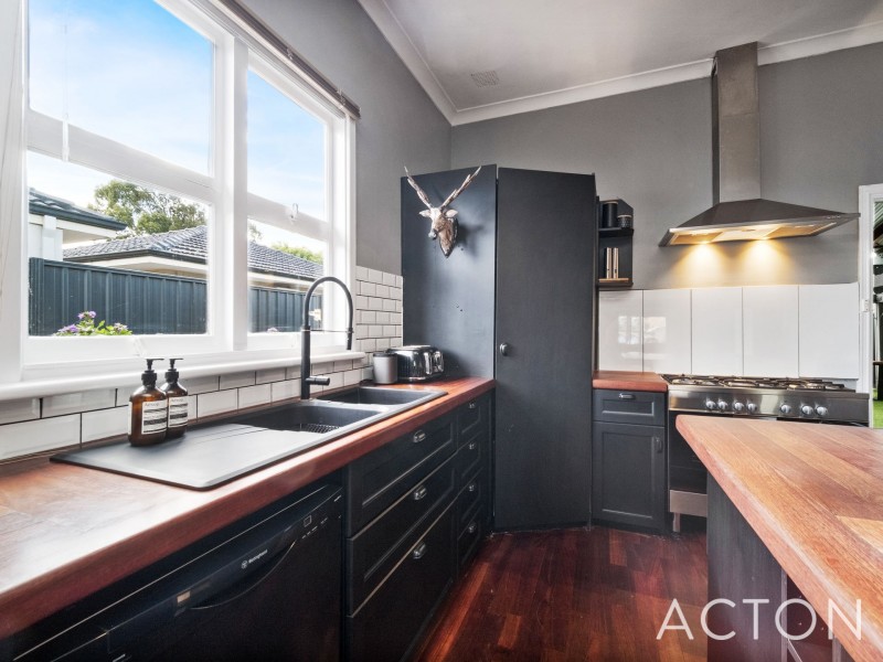 110 Queens Road, South Guildford WA 6055