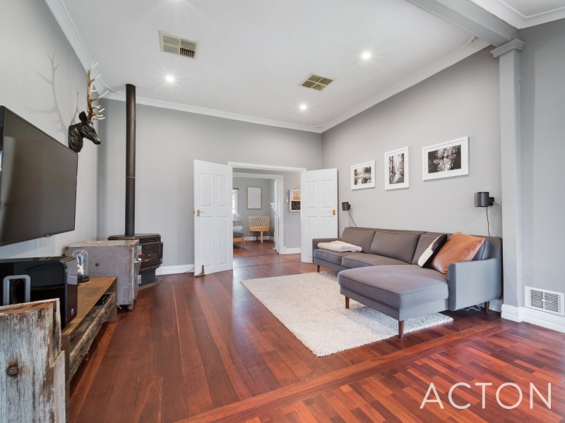 110 Queens Road, South Guildford WA 6055