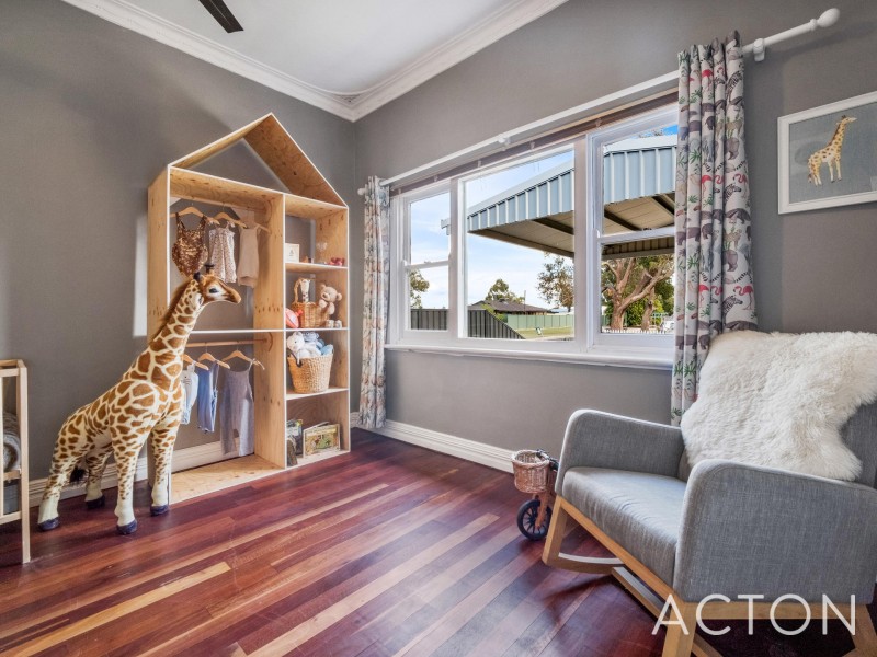 110 Queens Road, South Guildford WA 6055