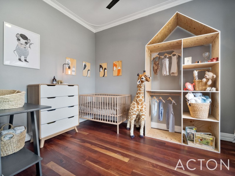 110 Queens Road, South Guildford WA 6055