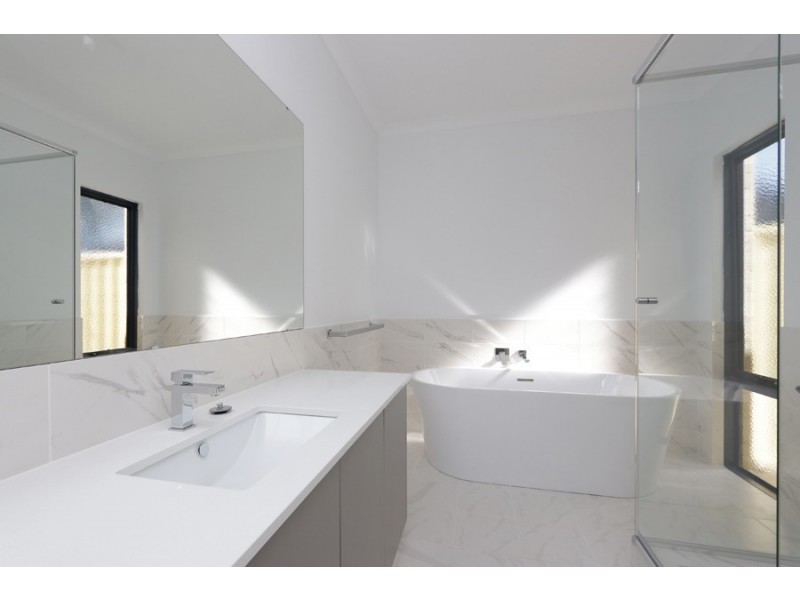 15 Jagoe Loop, Willagee WA 6156