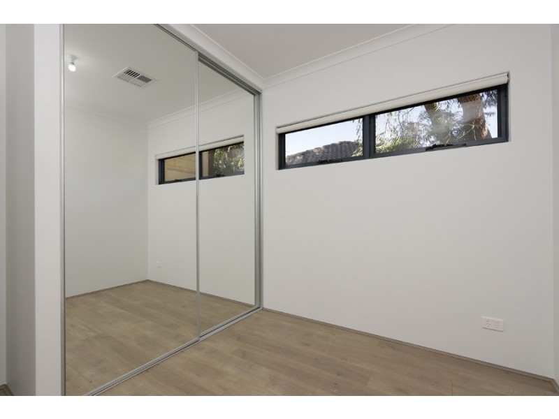 15 Jagoe Loop, Willagee WA 6156