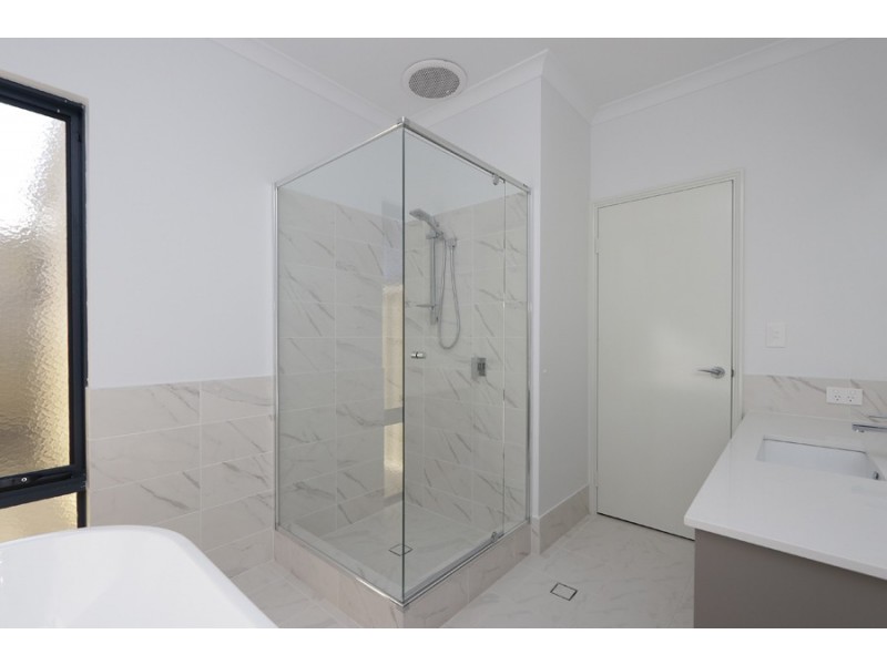 15 Jagoe Loop, Willagee WA 6156