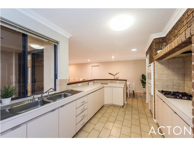 14 Barblett Way, Kardinya WA 6163