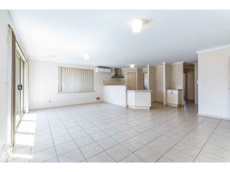 2/15 Giudice way, Yangebup WA 6164