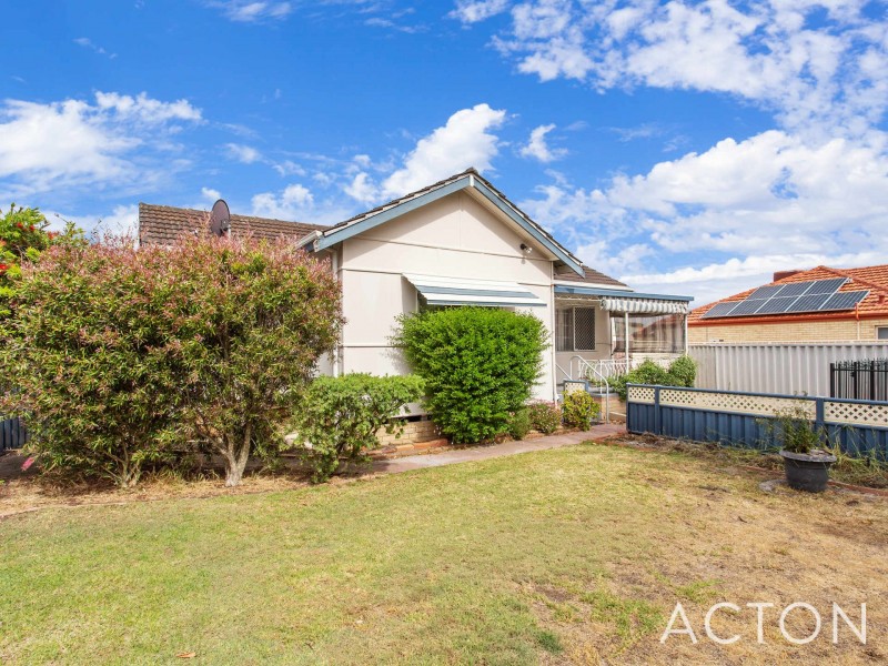 56 Moolyeen Road, Brentwood WA 6153