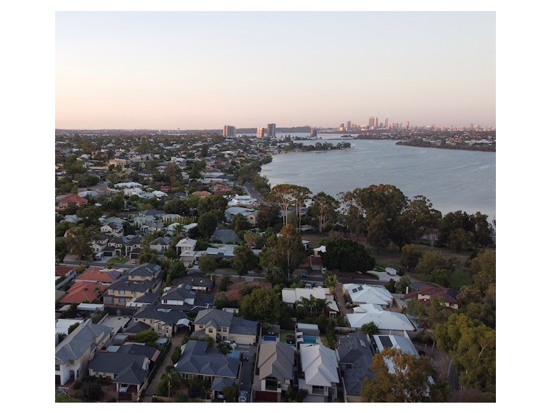 10A Brian Ave, Mount Pleasant WA 6153