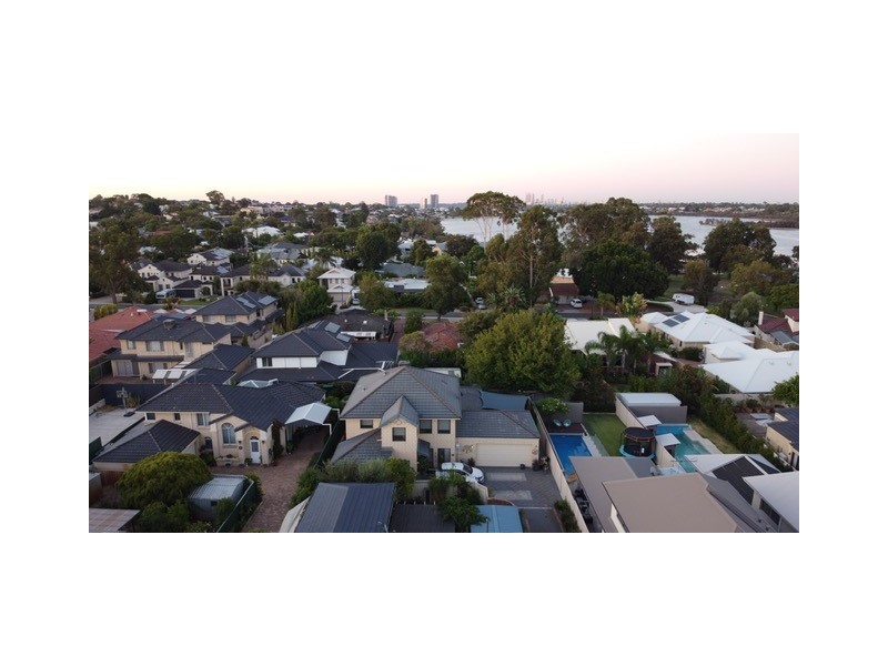 10A Brian Ave, Mount Pleasant WA 6153