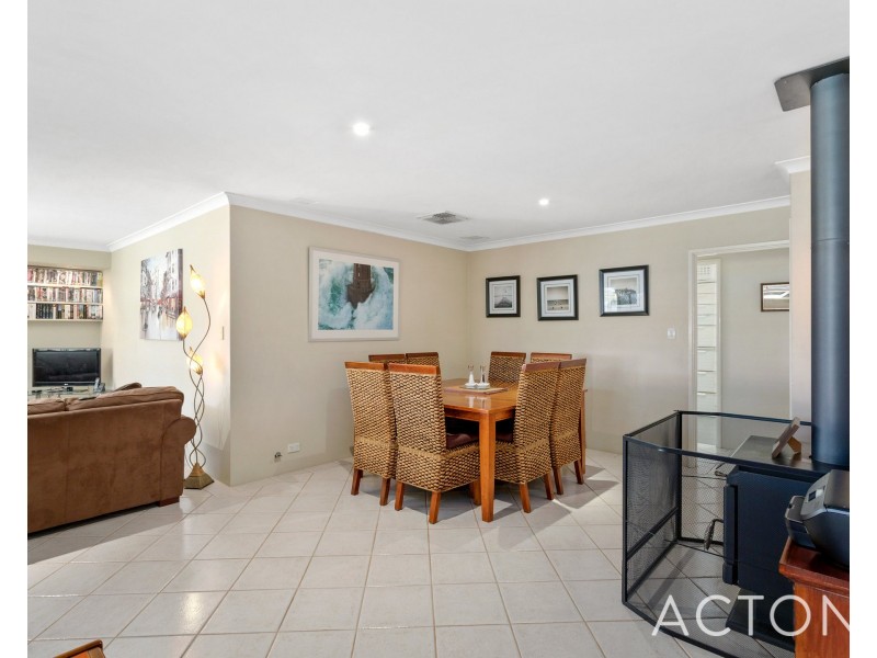 90 Sylvan Crescent, Leeming WA 6149