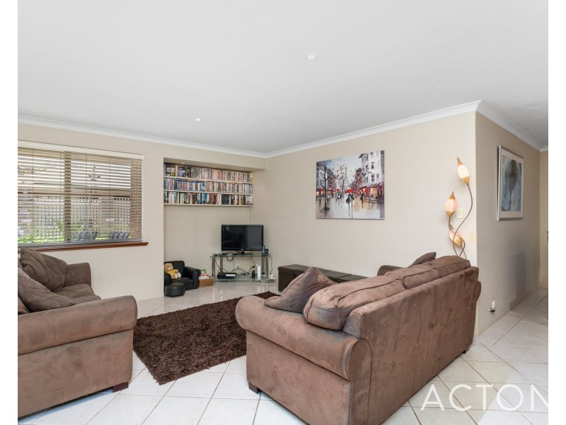 90 Sylvan Crescent, Leeming WA 6149
