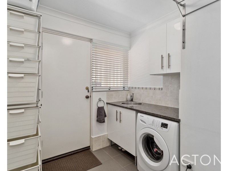 90 Sylvan Crescent, Leeming WA 6149