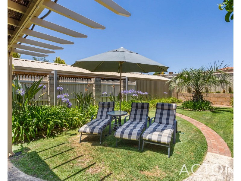 90 Sylvan Crescent, Leeming WA 6149