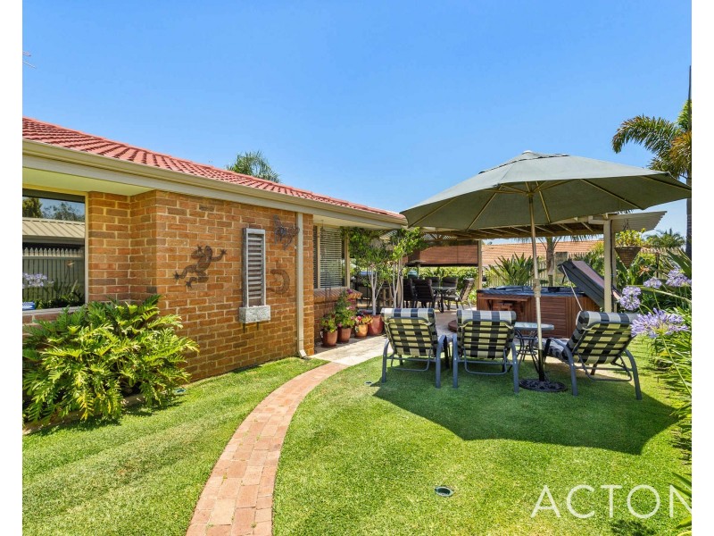 90 Sylvan Crescent, Leeming WA 6149