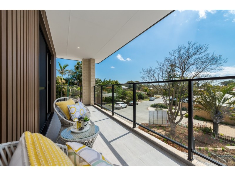 1/8 Lealt Place, Ardross WA 6153