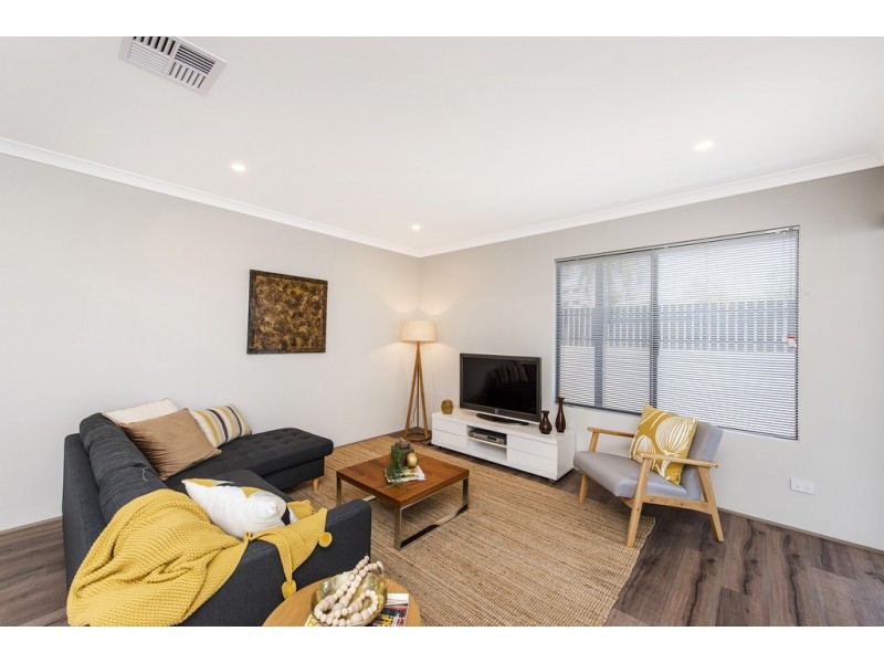 1/8 Lealt Place, Ardross WA 6153