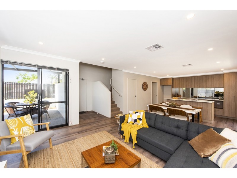 1/8 Lealt Place, Ardross WA 6153