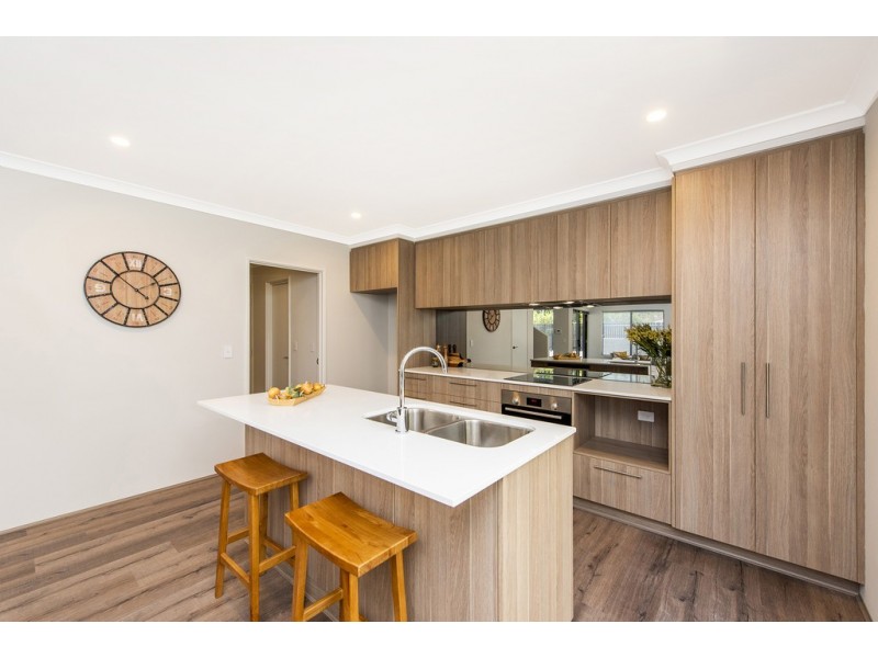 1/8 Lealt Place, Ardross WA 6153