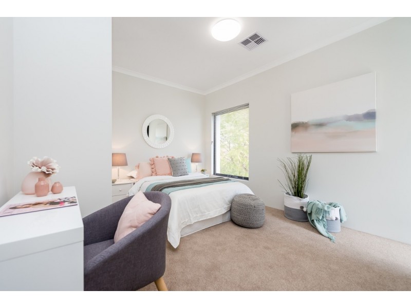 1/8 Lealt Place, Ardross WA 6153