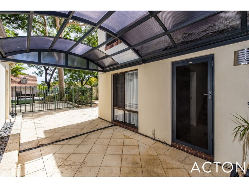 43B Tweeddale Rd, Applecross WA 6153