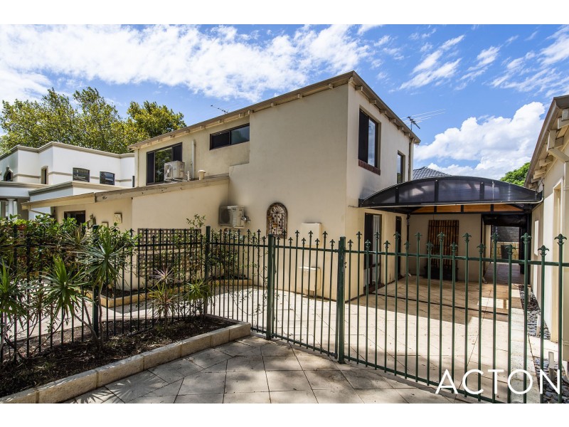 43B Tweeddale Rd, Applecross WA 6153