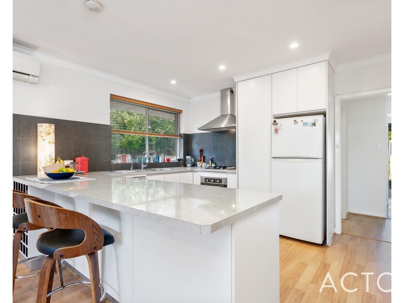 4B Ochiltree Way, Kardinya WA 6163