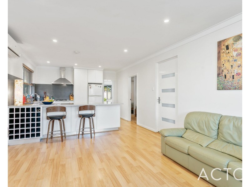 4B Ochiltree Way, Kardinya WA 6163