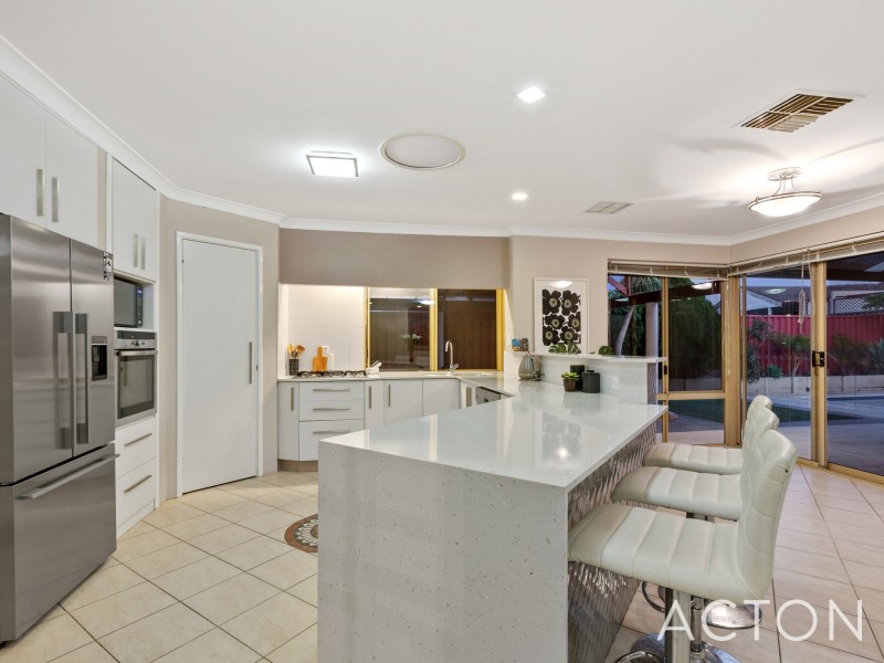 26 Barcombe Way, Leeming WA 6149