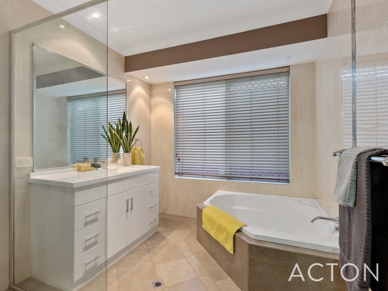 26 Barcombe Way, Leeming WA 6149