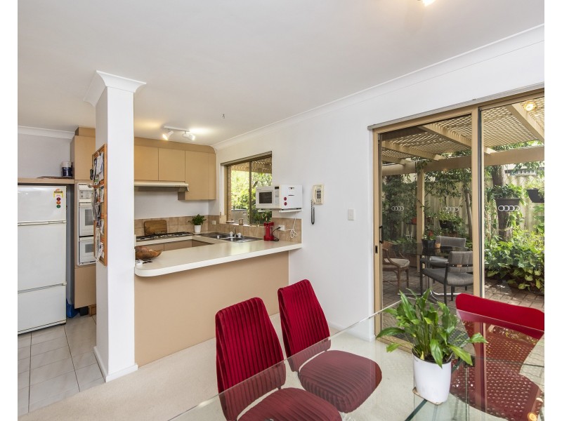 3/2 Riseley Street, Applecross WA 6153