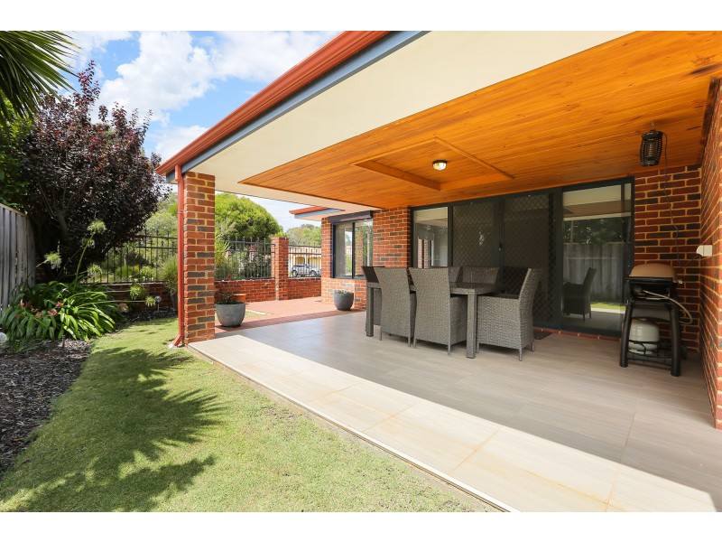 4 Perth Place, Canning Vale WA 6155