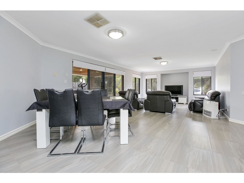 4 Perth Place, Canning Vale WA 6155