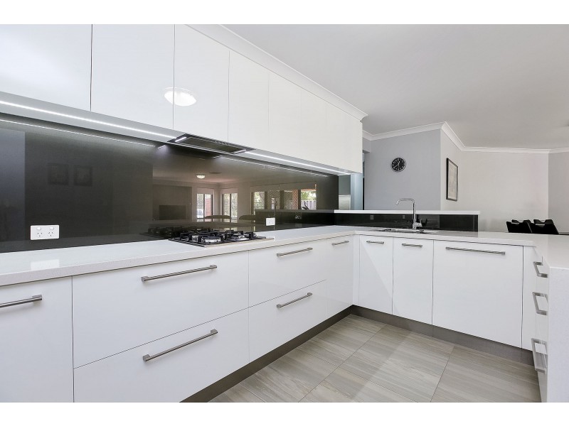 4 Perth Place, Canning Vale WA 6155