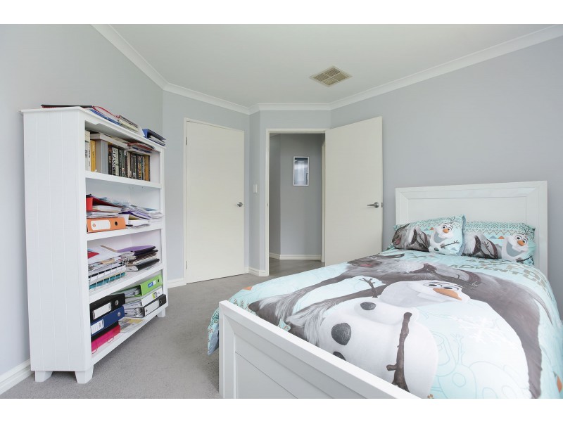 4 Perth Place, Canning Vale WA 6155