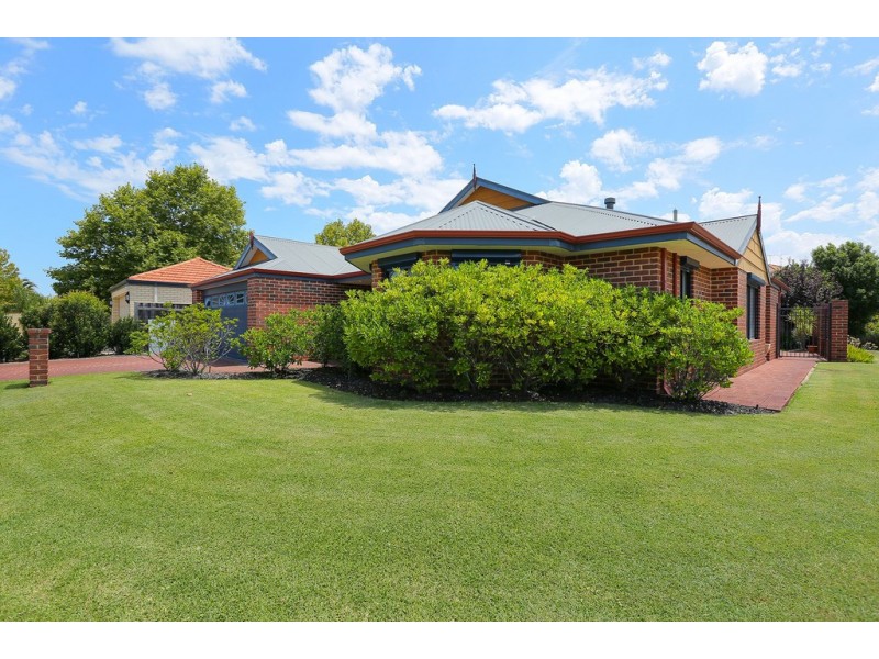 4 Perth Place, Canning Vale WA 6155