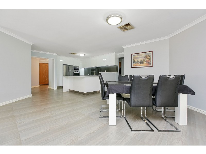 4 Perth Place, Canning Vale WA 6155