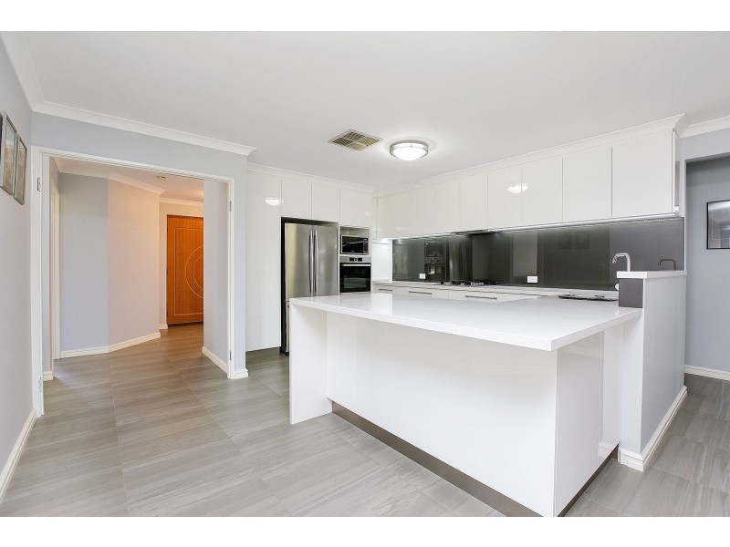 4 Perth Place, Canning Vale WA 6155