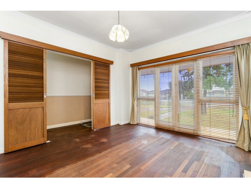 225 Hamilton St, Queens Park WA 6107