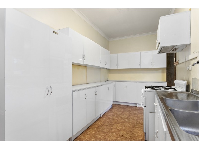 225 Hamilton St, Queens Park WA 6107