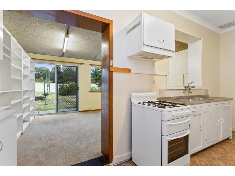 225 Hamilton St, Queens Park WA 6107