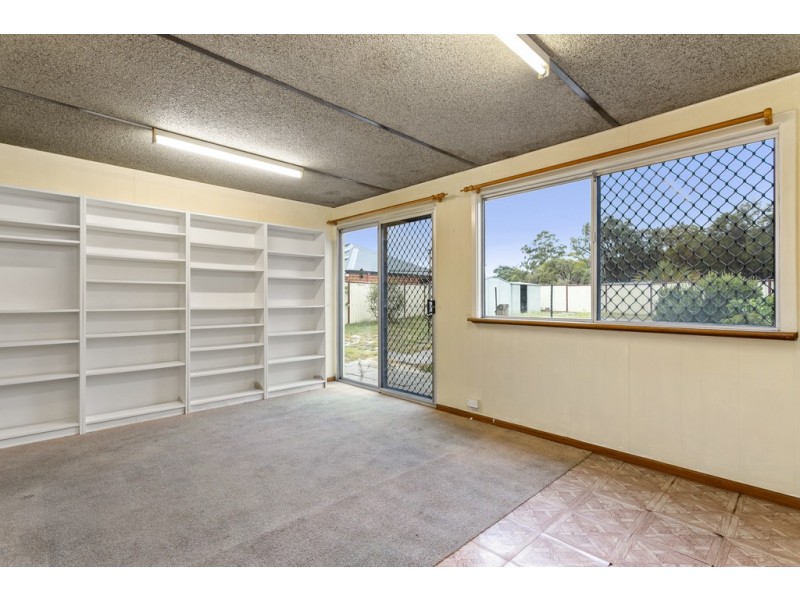 225 Hamilton St, Queens Park WA 6107