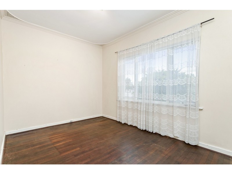 225 Hamilton St, Queens Park WA 6107