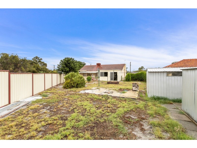 225 Hamilton St, Queens Park WA 6107