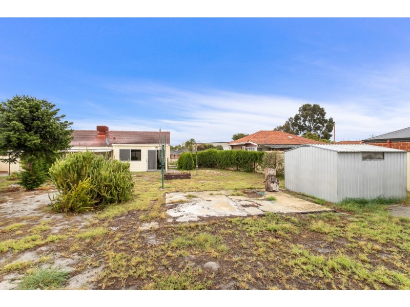 225 Hamilton St, Queens Park WA 6107