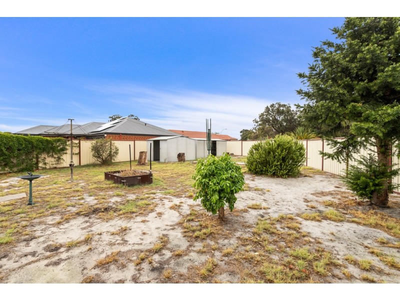 225 Hamilton St, Queens Park WA 6107