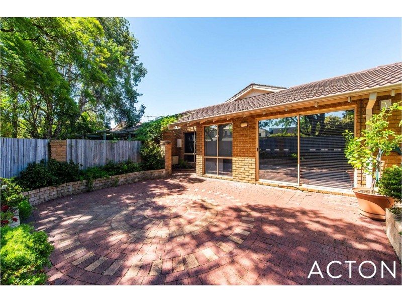 2a Gairloch St, Applecross WA 6153