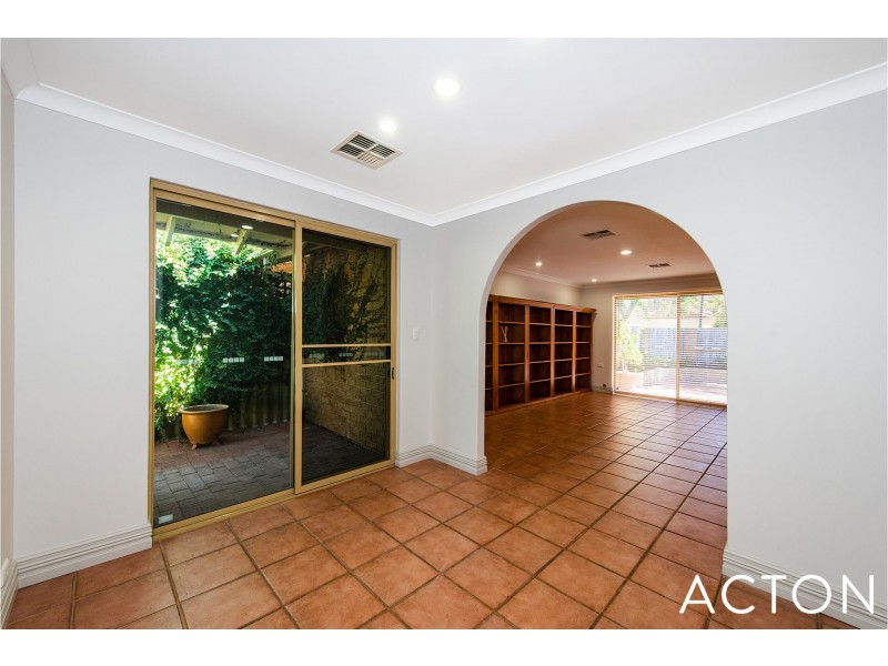 2a Gairloch St, Applecross WA 6153