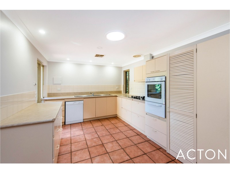 2a Gairloch St, Applecross WA 6153