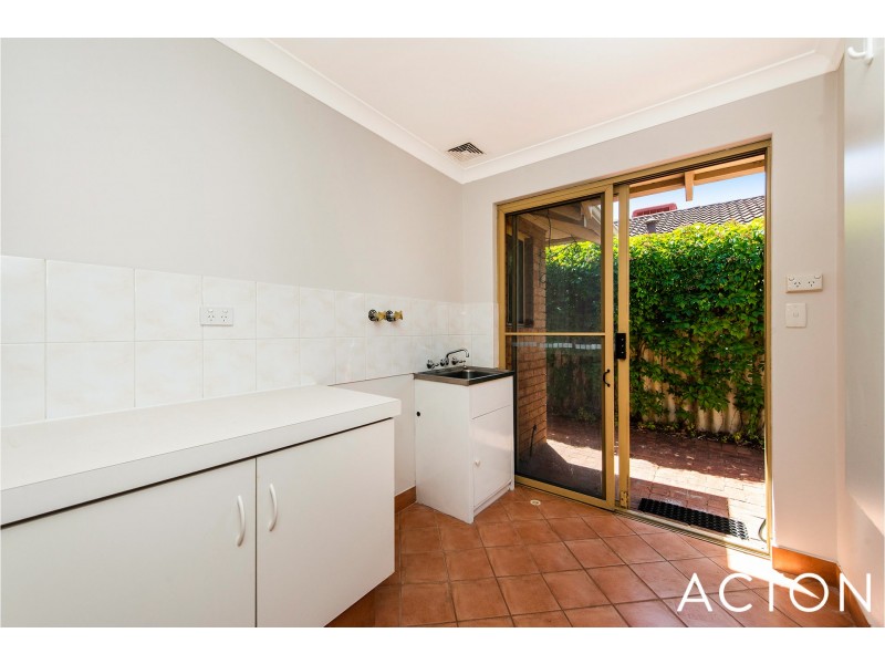 2a Gairloch St, Applecross WA 6153