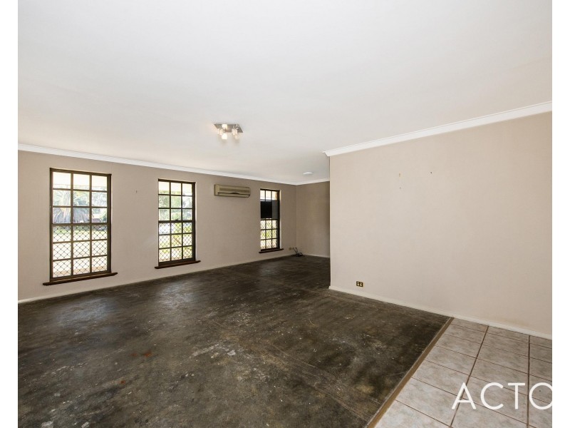 207 Riseley Street, Booragoon WA 6154