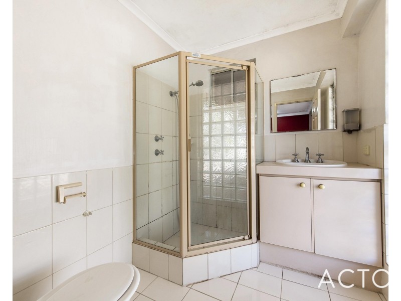 207 Riseley Street, Booragoon WA 6154